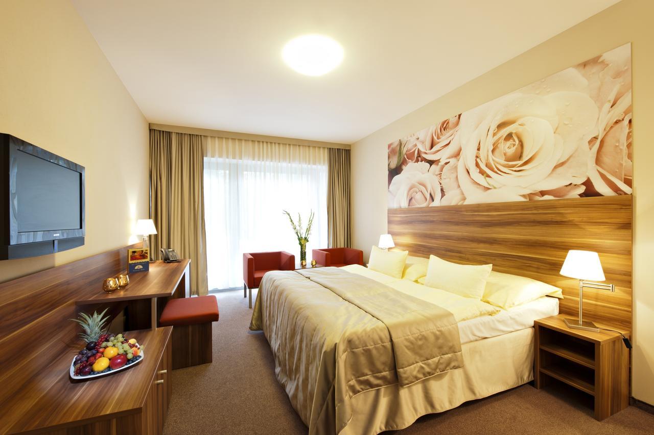 Hotel Velka Fatra Турчьянске-Теплице Экстерьер фото